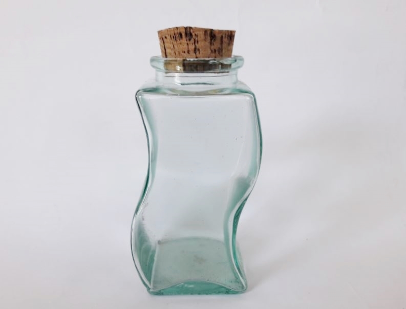 Bottiglia in vetro base quadrata e tappo in sughero 500ml